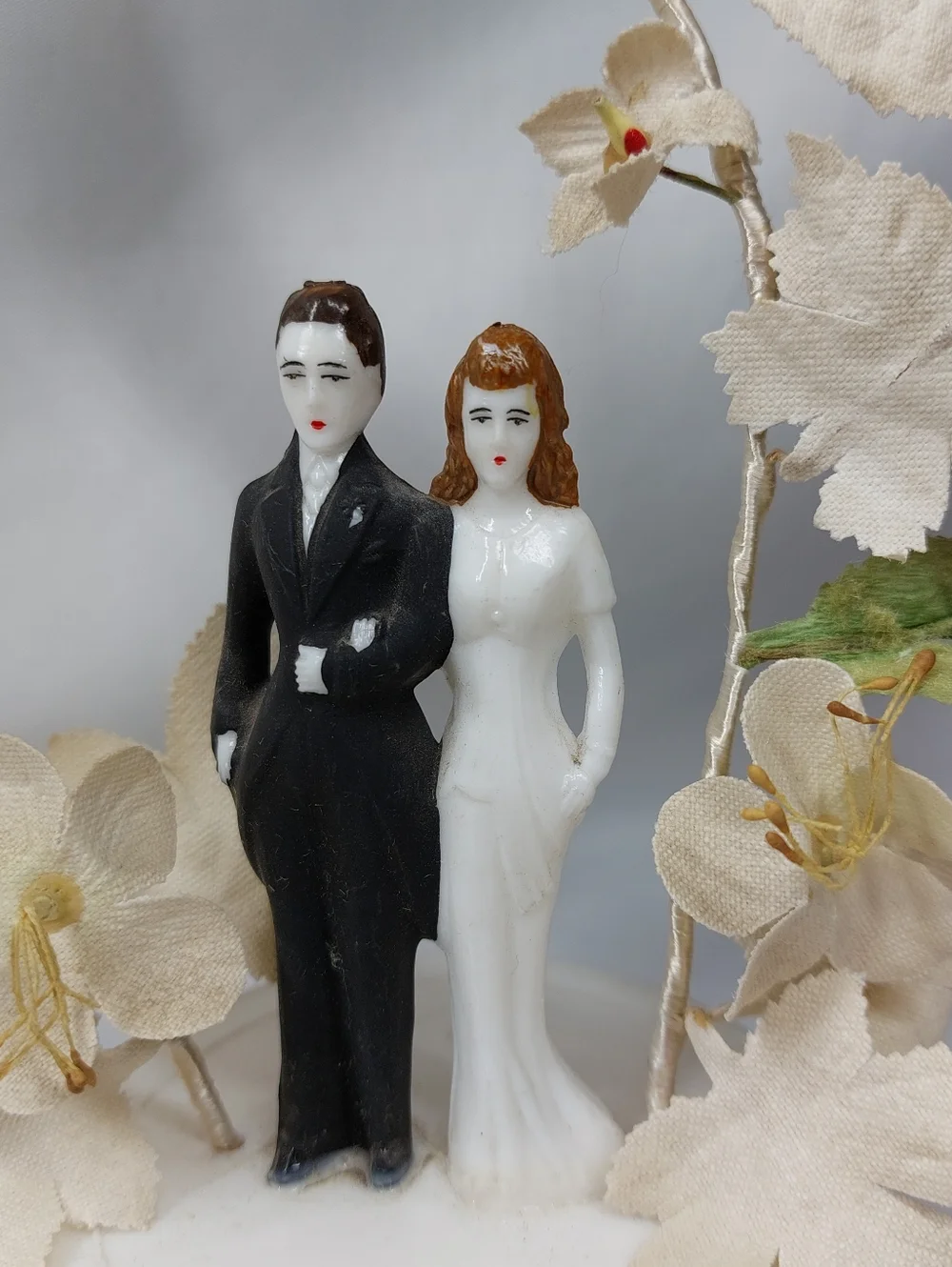 VTG 1940s 50s WEDDING CAKE TOPPERS BRIDE & GROOM LOT OF 2 Chalkware Plastic
